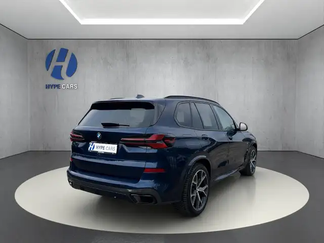 BMW X5 view 4