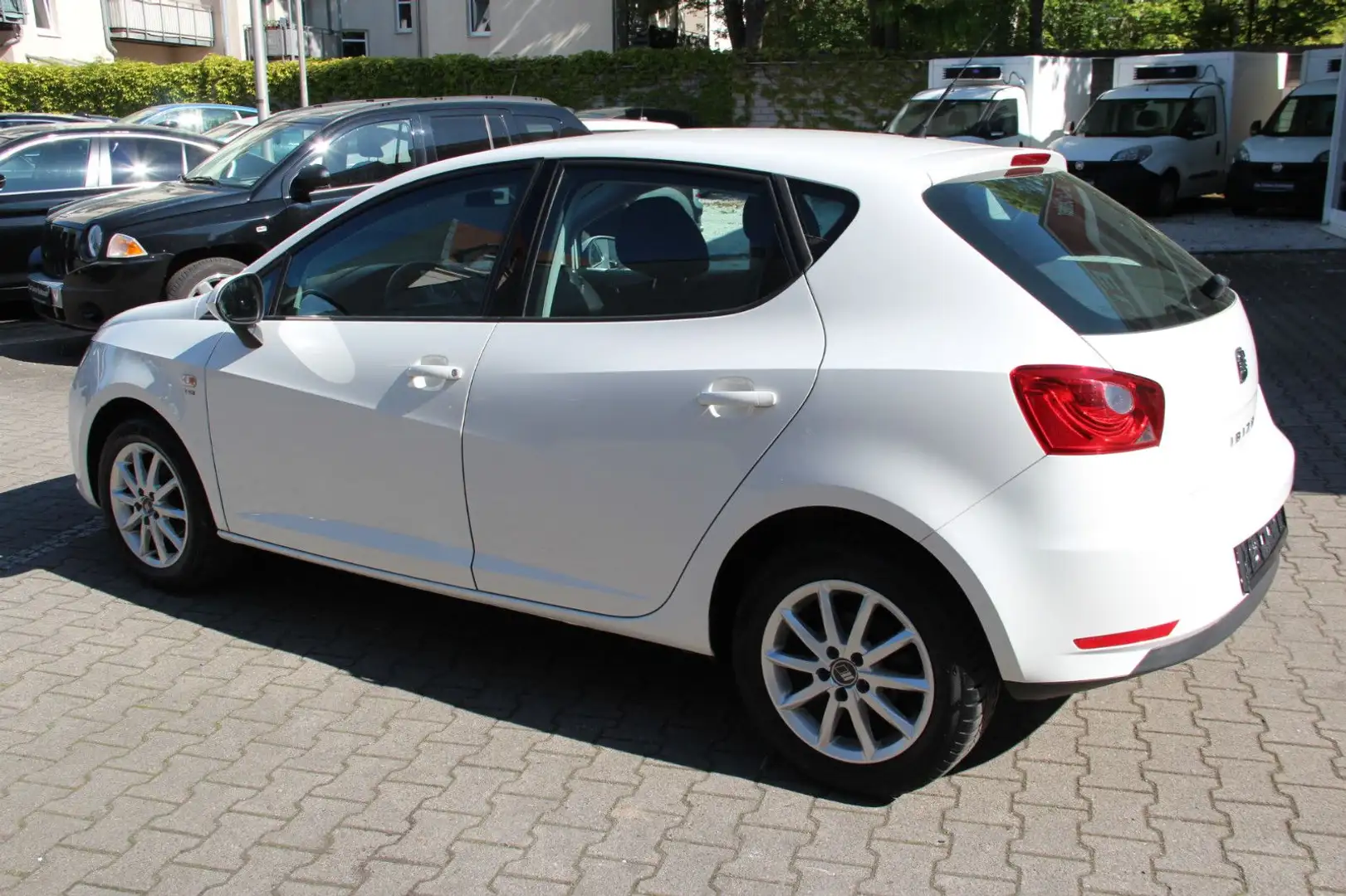 SEAT Ibiza Lim.StyleViva, Automatik, 25 Tkm, 1.Hand Blanco - 2