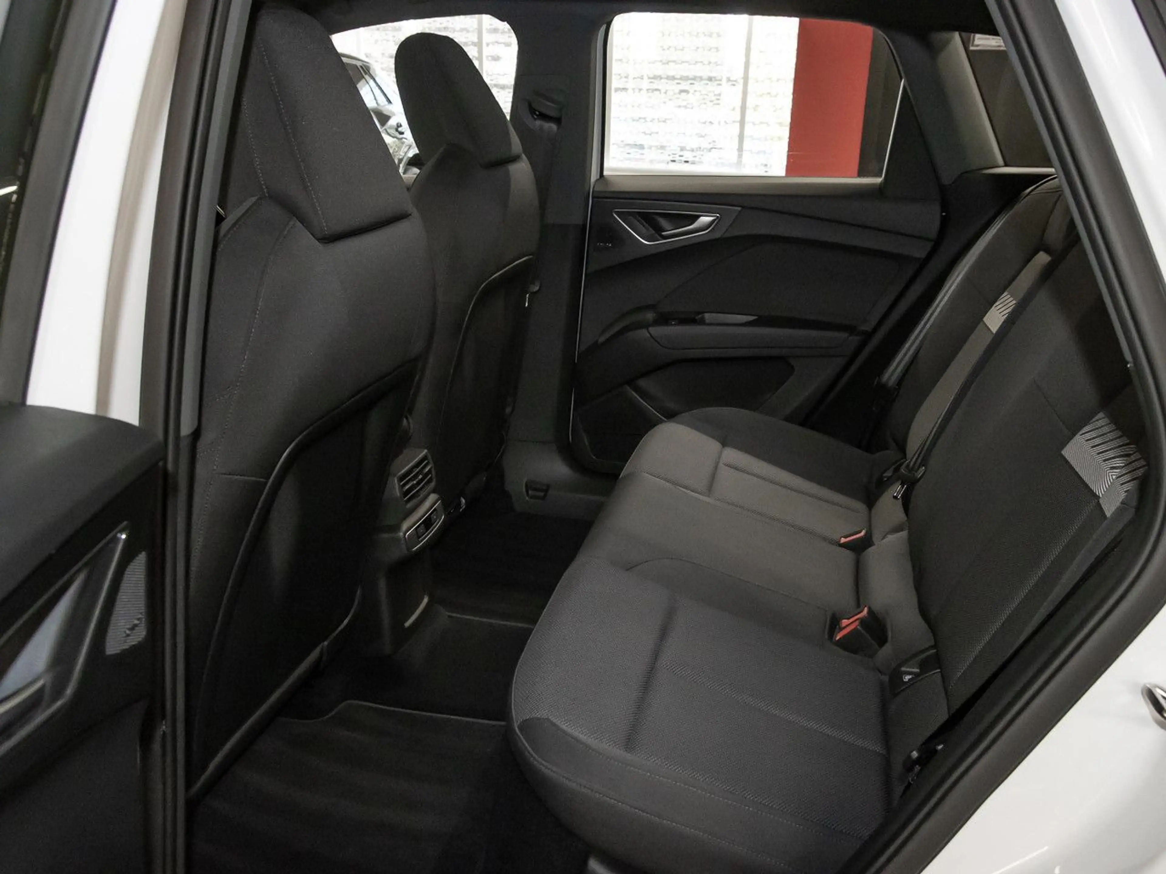 Audi Q4 e-tron 35 Standklima SONOS Keyless Navi+ — photo 10