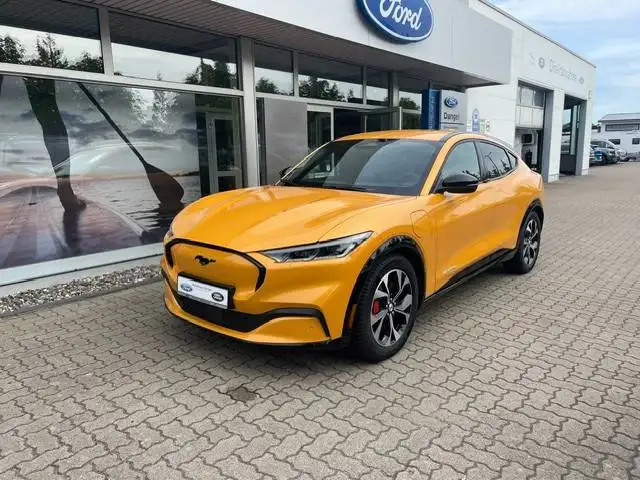 Ford Mustang Mach-E Premium AWD (Standard Range) 75 kWh
