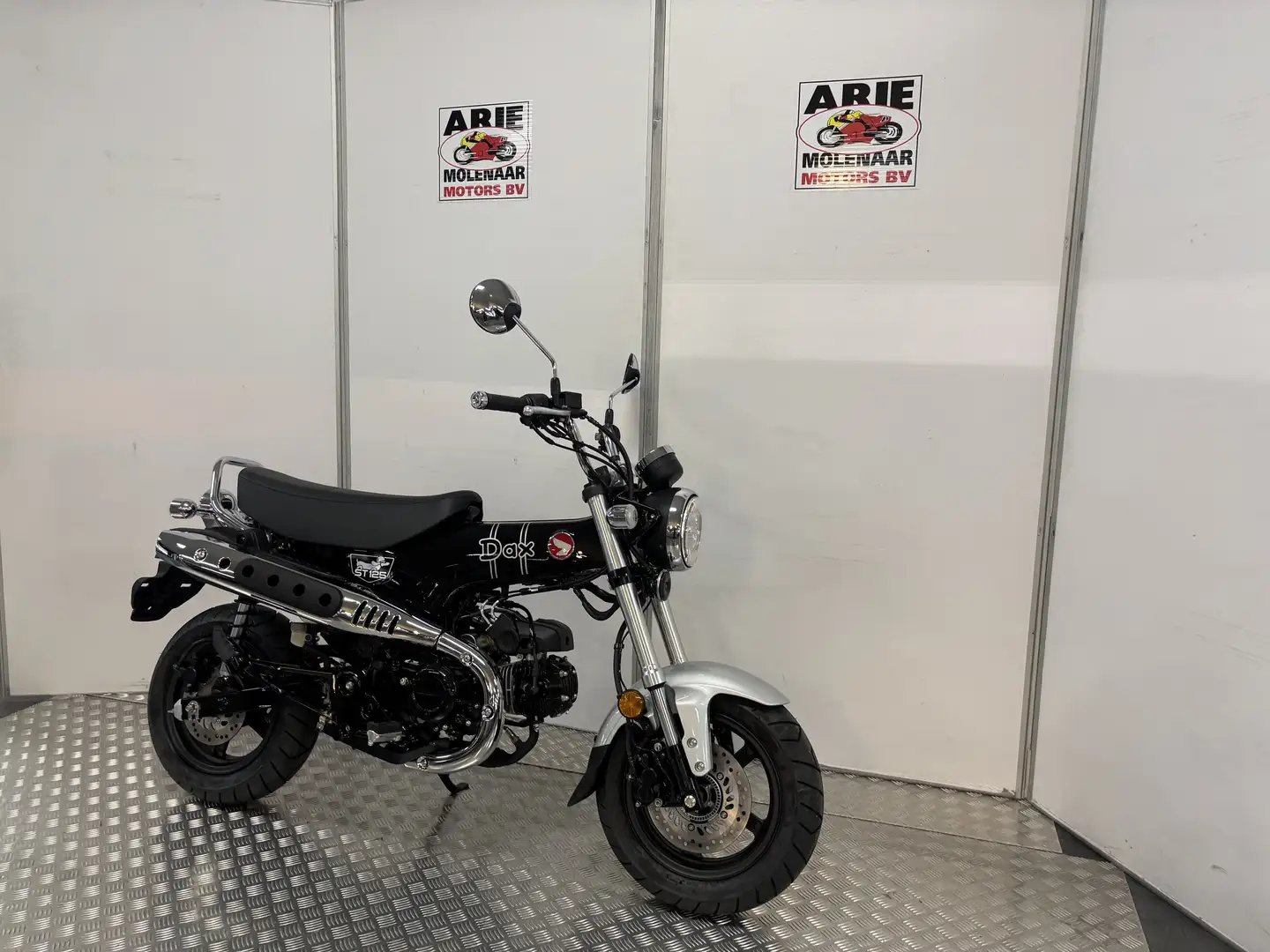 Honda DAX 125 ABS Schwarz - 2