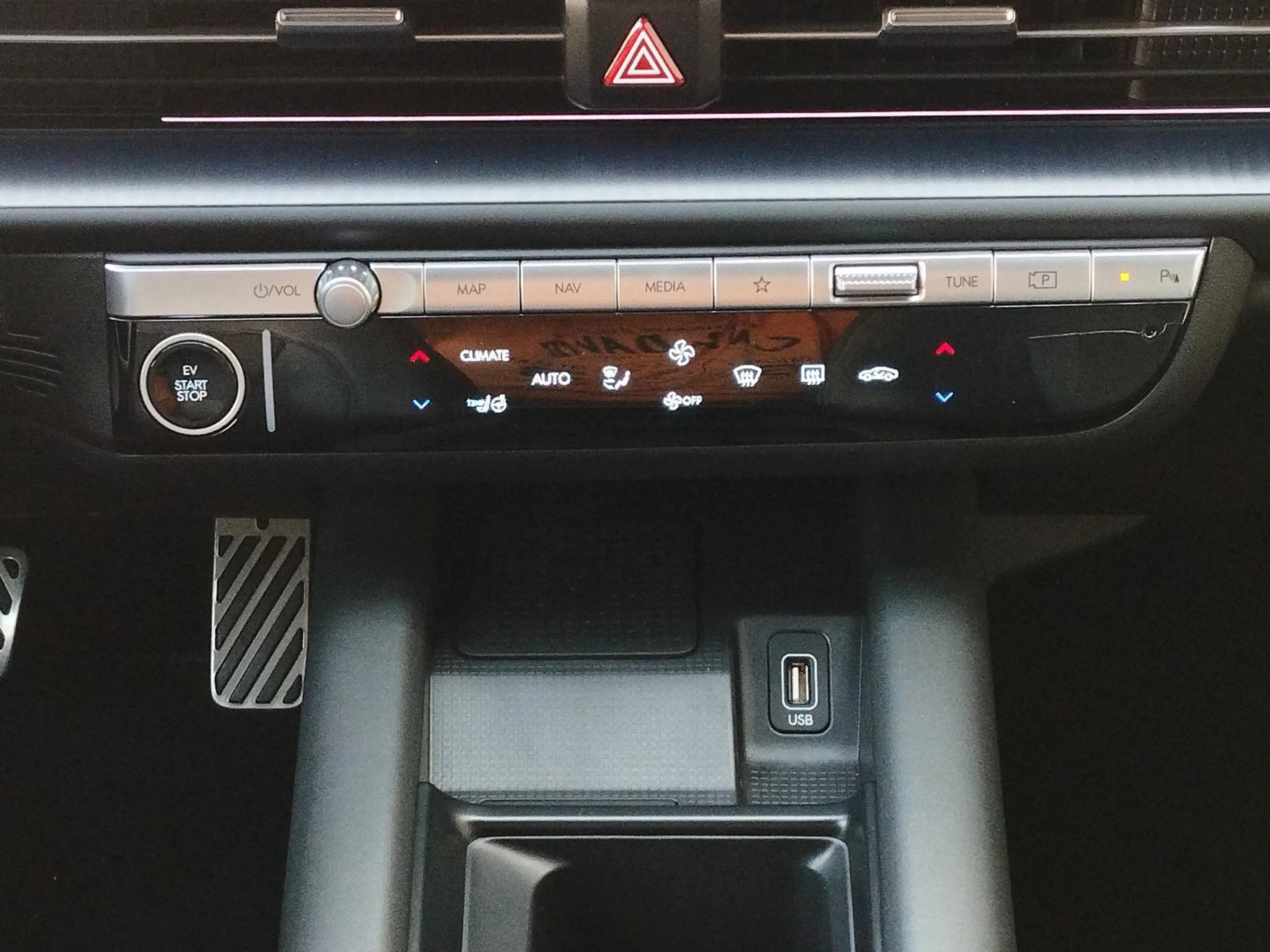 Hyundai IONIQ 6 Elektro 77 Uniq 360°*4xSHZ*ACC*AUT*HUD — photo 14