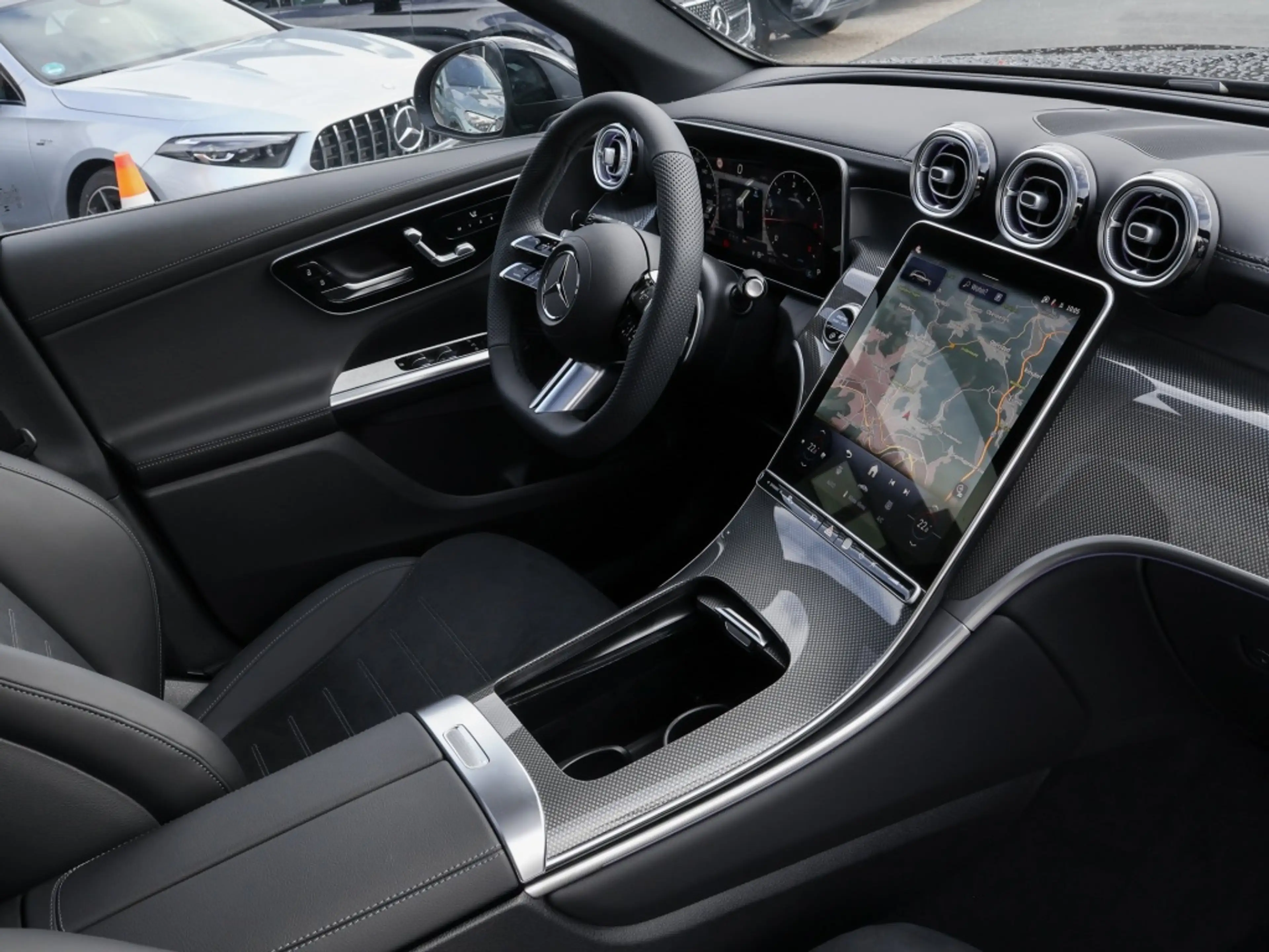 Mercedes-Benz GLC 200 d 4M AMG-Sport/Pano/AHK/360/Night/Ambi — photo 4