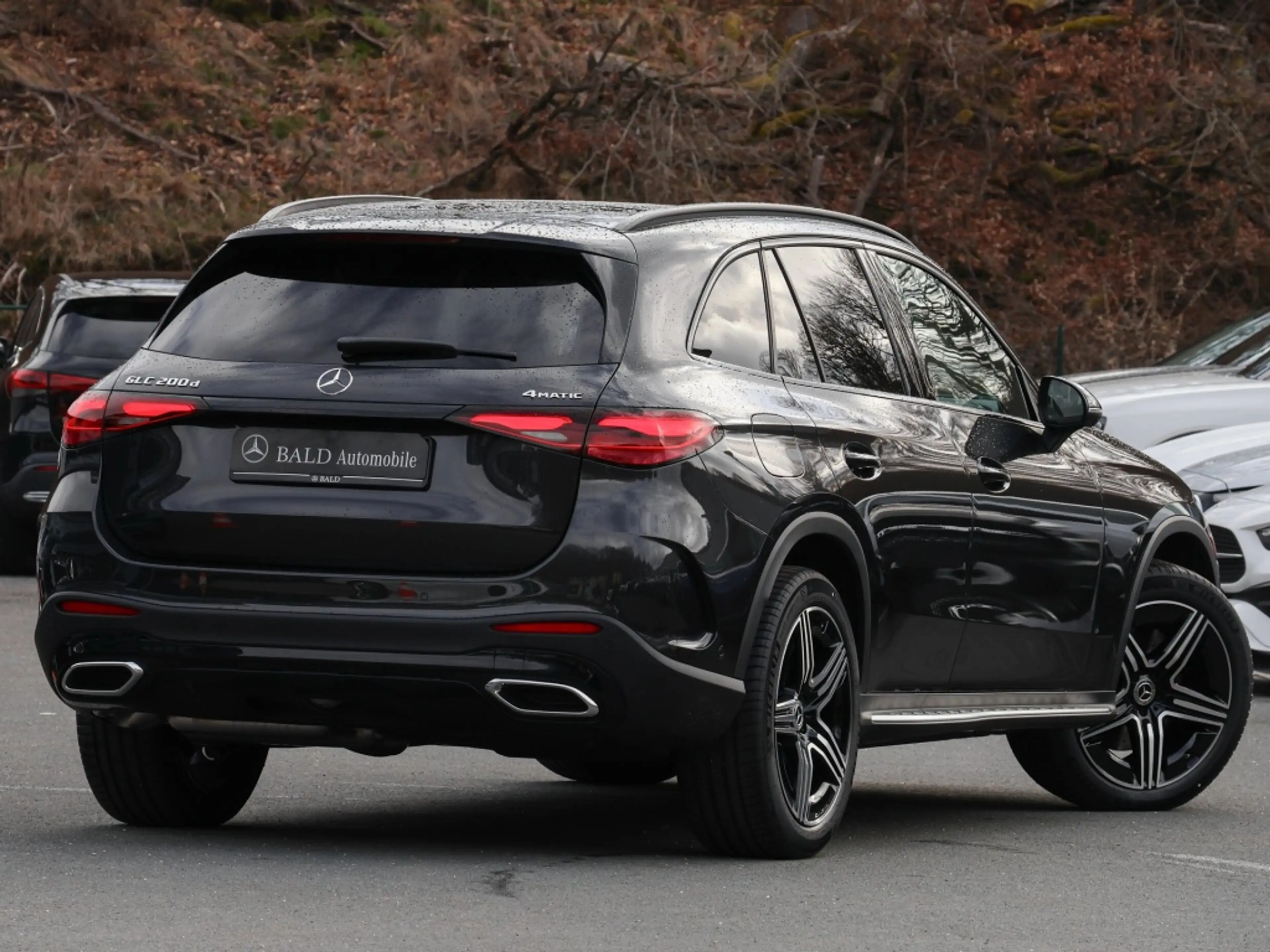 Mercedes-Benz GLC 200 d 4M AMG-Sport/Pano/AHK/360/Night/Ambi — photo 3