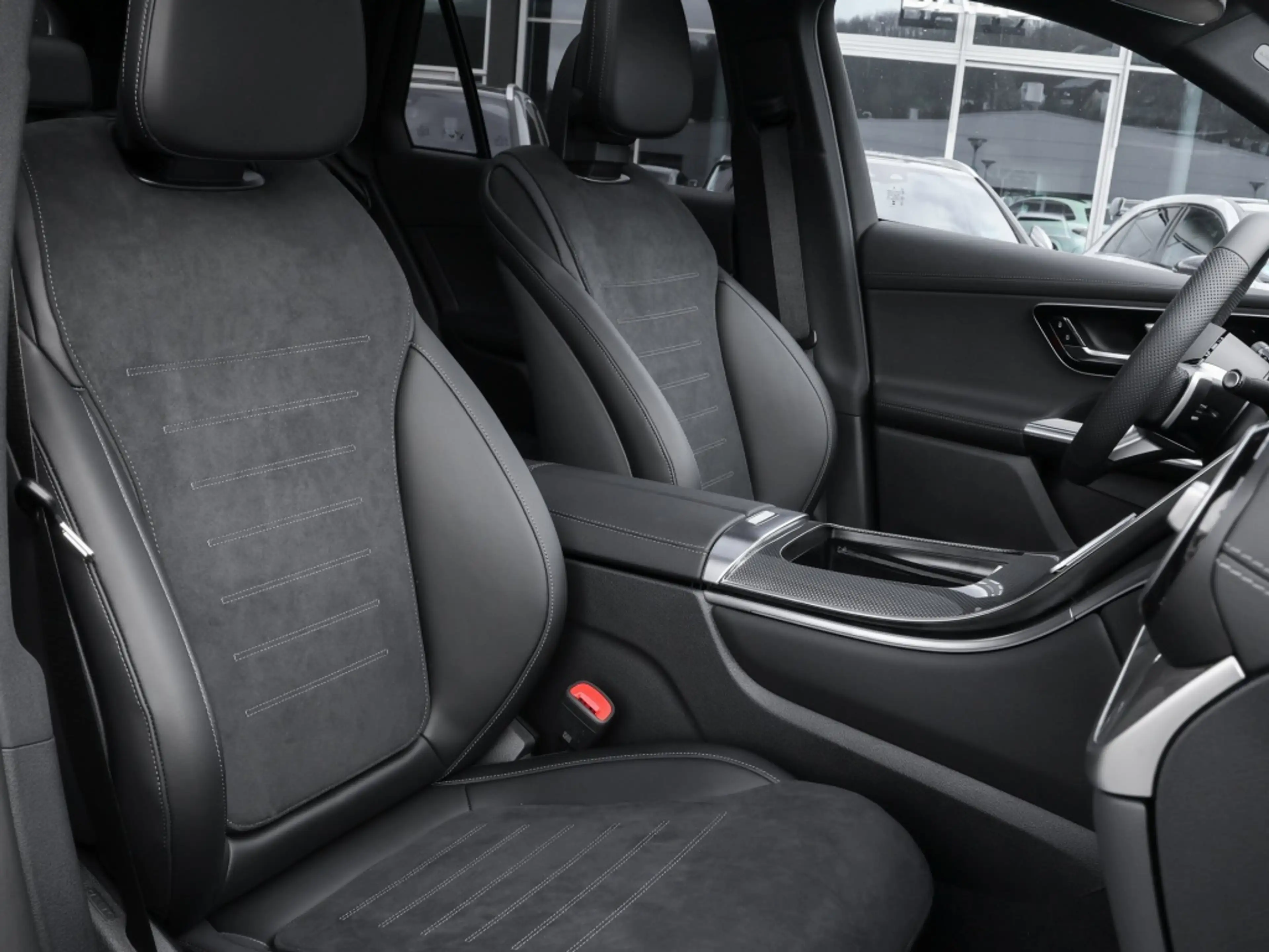 Mercedes-Benz GLC 200 d 4M AMG-Sport/Pano/AHK/360/Night/Ambi — photo 5