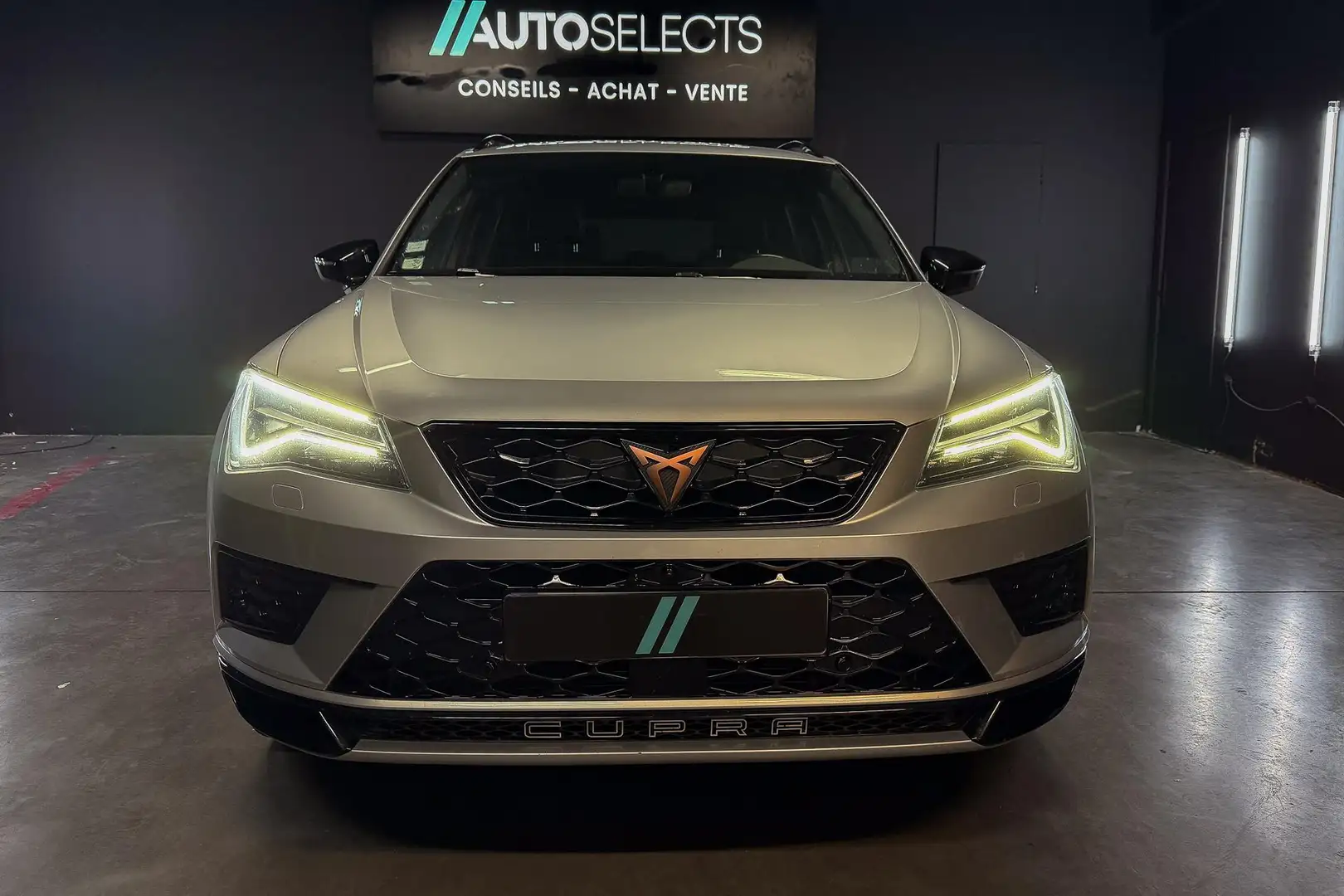 CUPRA Ateca 2.0 TSI - 300cv - DSG 7 - 4Drive 4x4 | CAMERA 360  Gris - 2