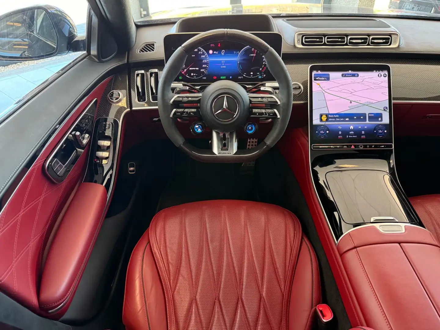 Mercedes-Benz S 63 AMG e 4Matic+ L Pano FondTV HeadUp Chauffeur Noir - 2