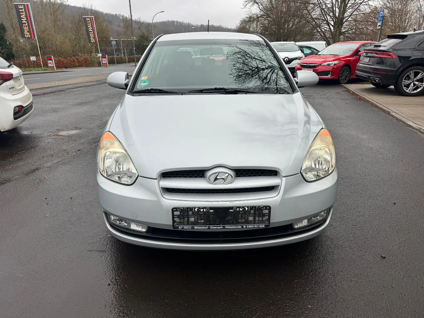 Hyundai ACCENT GL Silber - 2