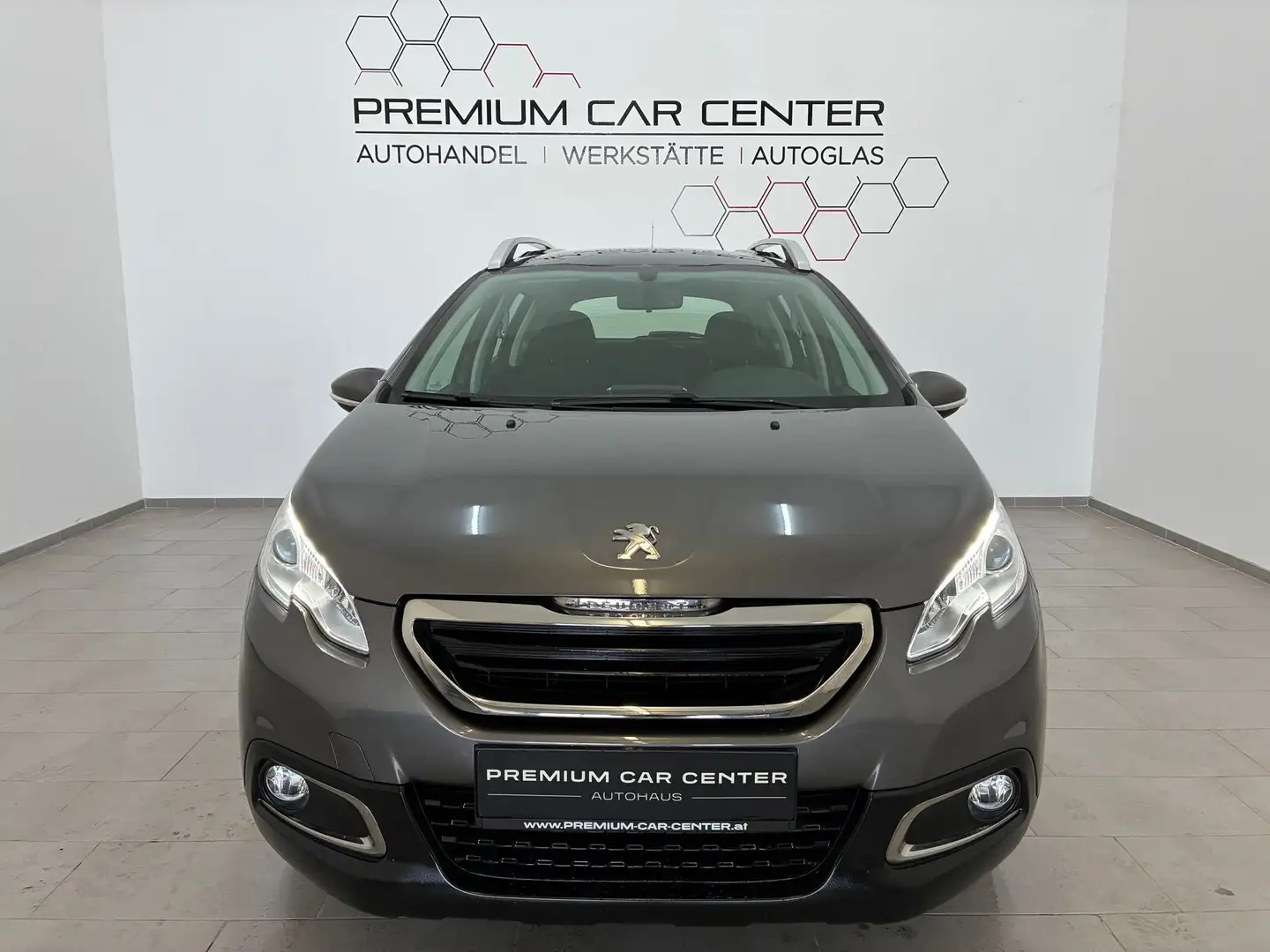 Peugeot 2008 1,2 VTi Active NAVI / FREISPRECHEINRICH. / TOUCH Gris - 2
