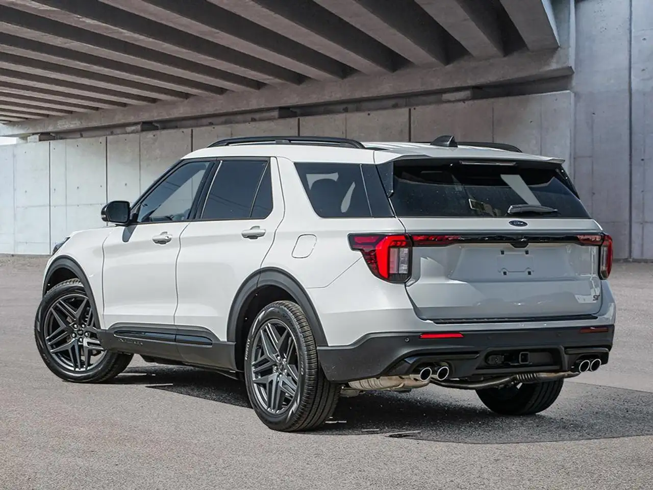Ford Explorer снимка Ford Explorer