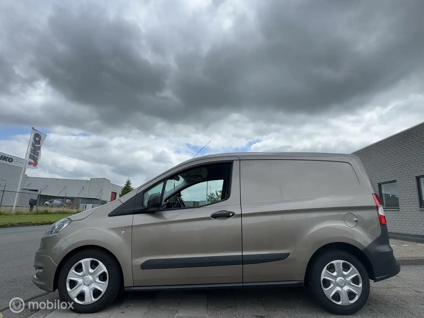 Ford Transit Courier 1.5 TDCI Trend|Carplay Leer Cruise Marg - 2