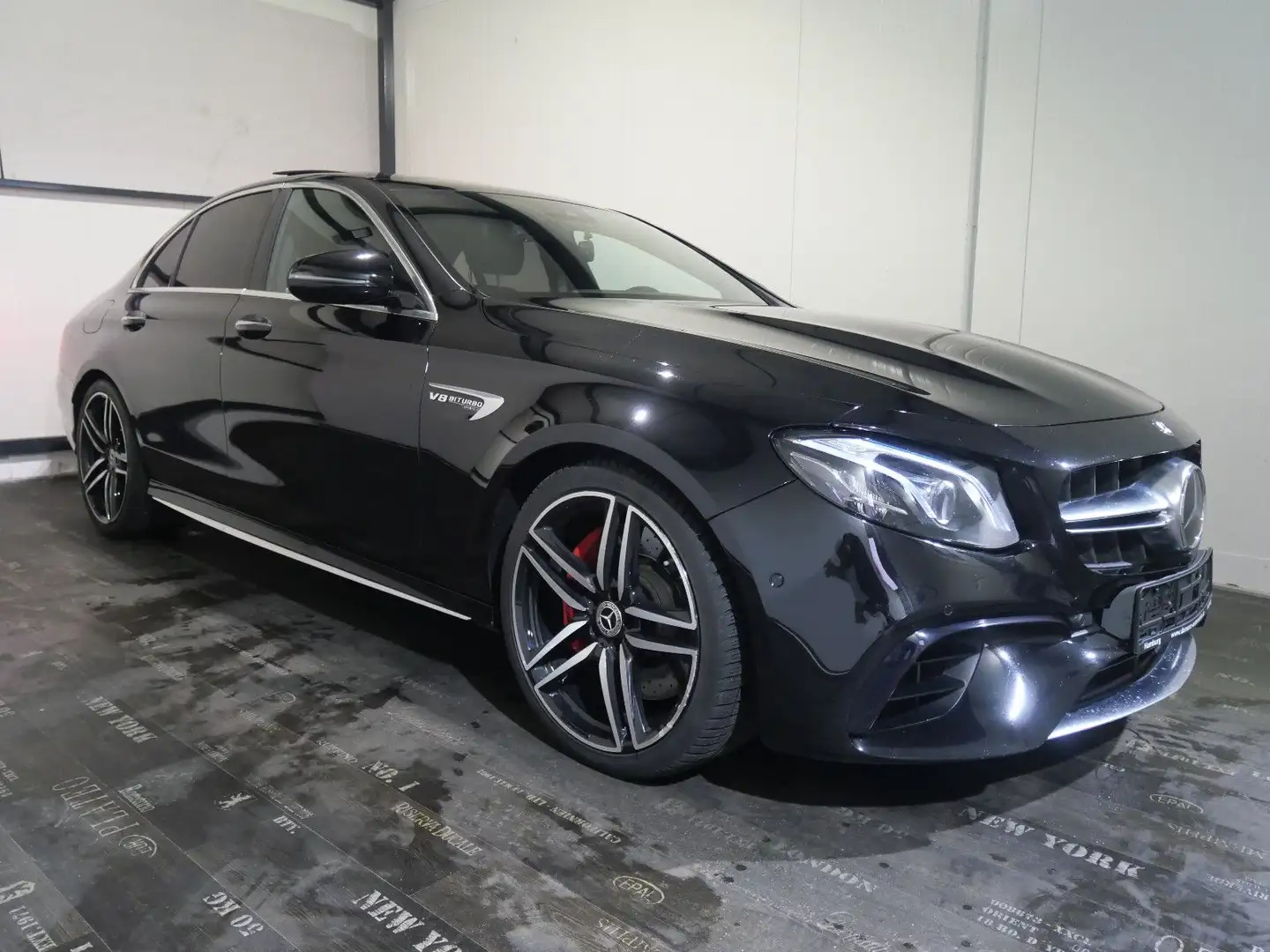 Mercedes-Benz E 63 AMG S 4MATIC+ Aut. Panorama - Kamera (60) Schwarz - 2