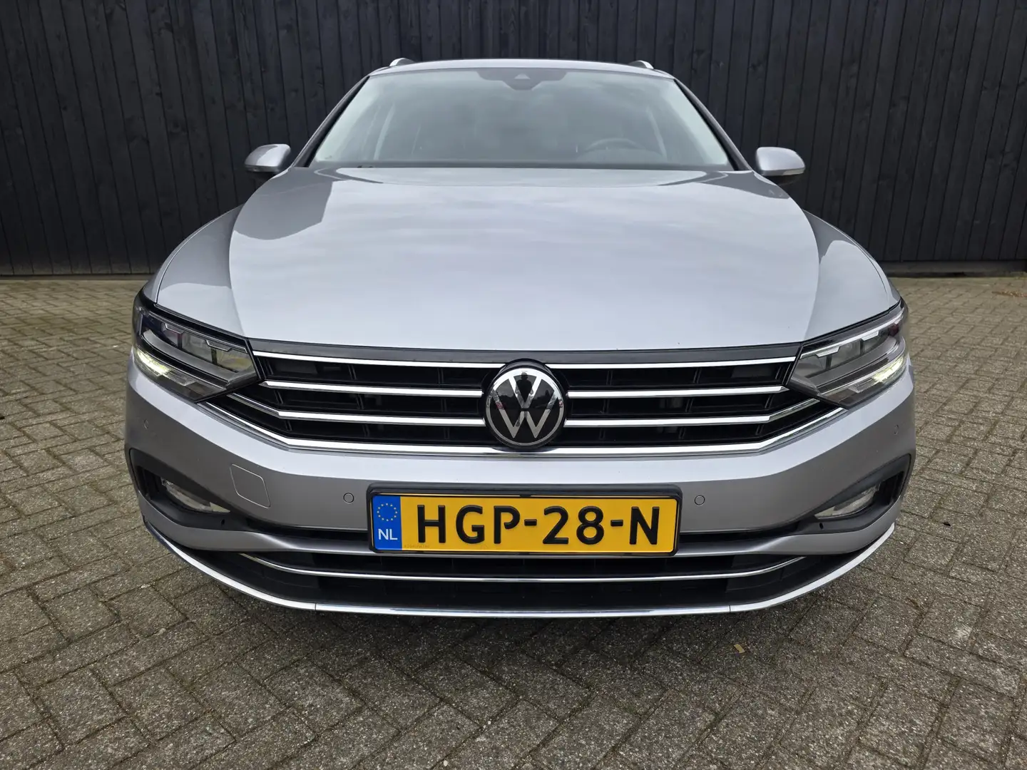 Volkswagen Passat Variant 1.5 TSI Comfort Business Grijs - 2