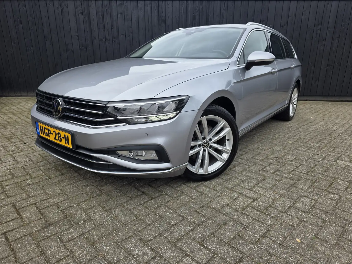 Volkswagen Passat Variant 1.5 TSI Comfort Business Grijs - 1