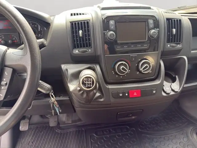 Peugeot Boxer view 11