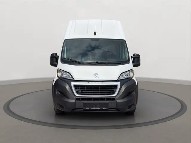 Peugeot Boxer view 6