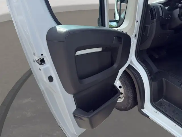 Peugeot Boxer view 13