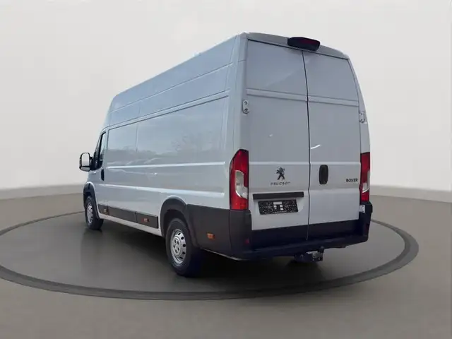 Peugeot Boxer view 3