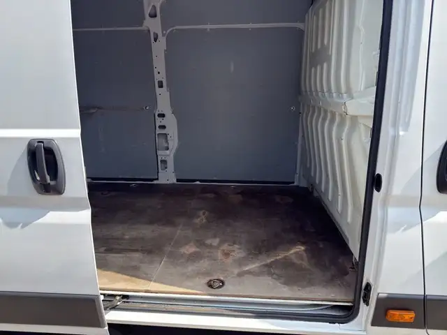 Peugeot Boxer view 14