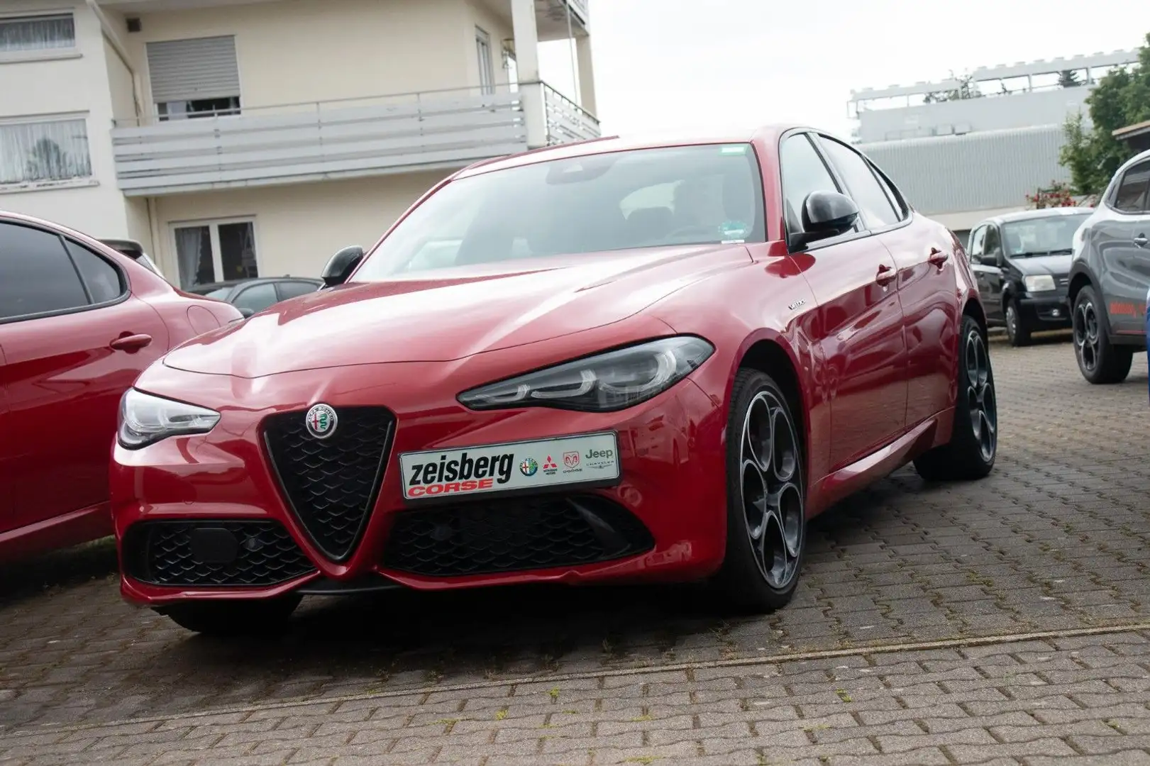 Alfa Romeo Giulia MY23 Veloce 2.0T AT8 Q4 Assis+Prem-Paket Rot - 1