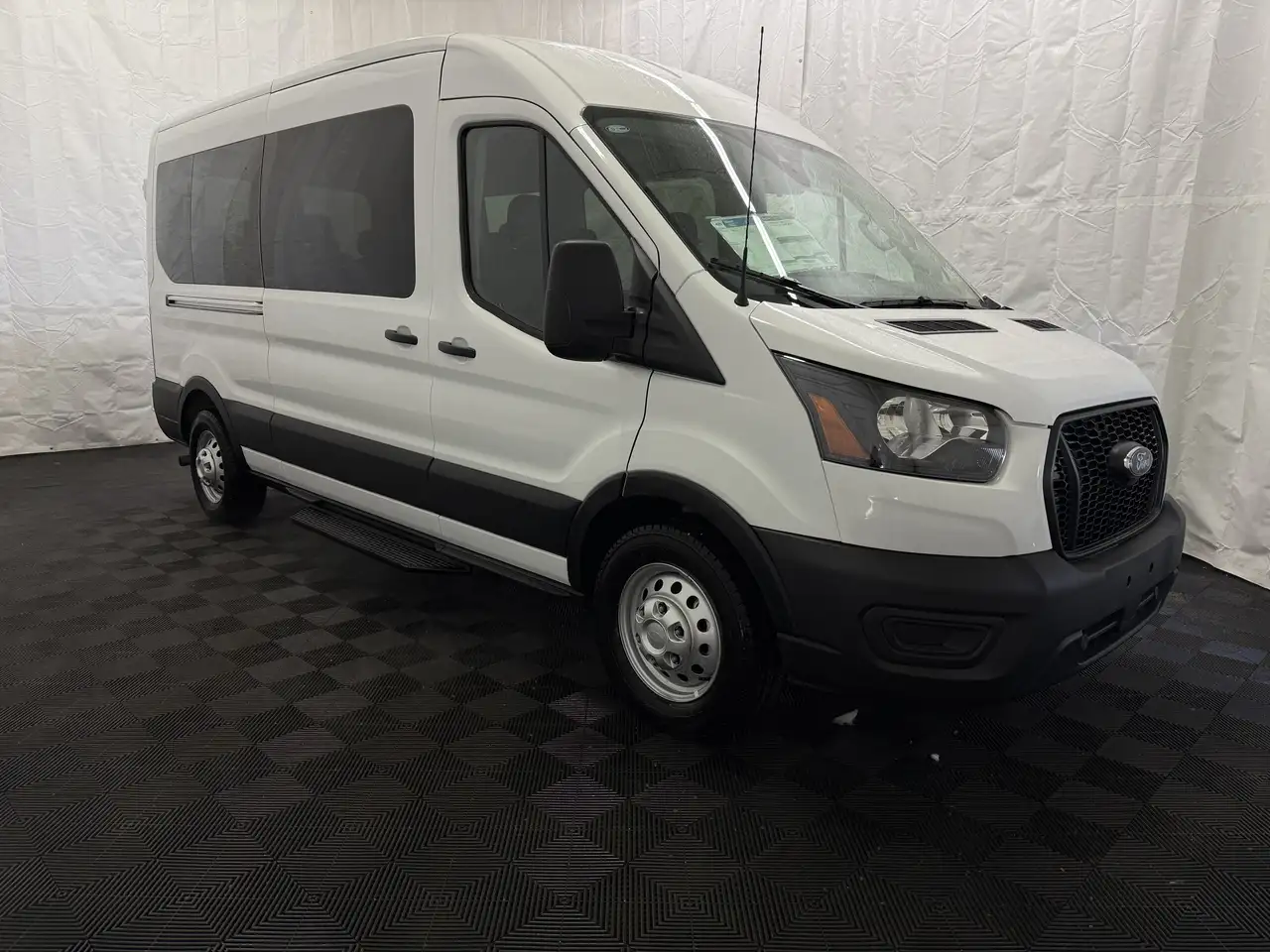 Ford Transit Passenger Wagon снимка Ford Transit Passenger Wagon