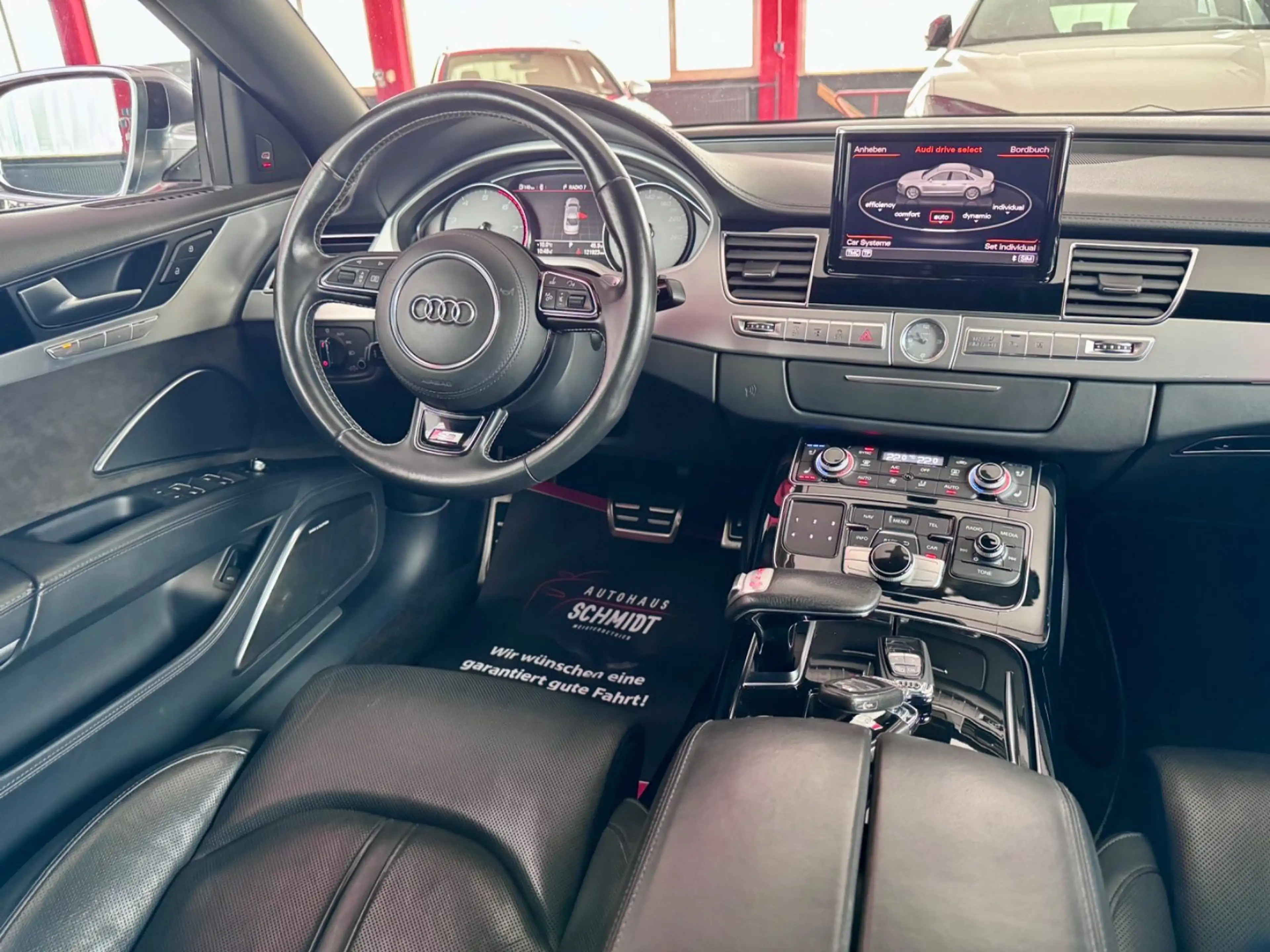 Audi S8 4.0 ACC B&O LED Ceramik Standheizung 360° 21" — photo 3