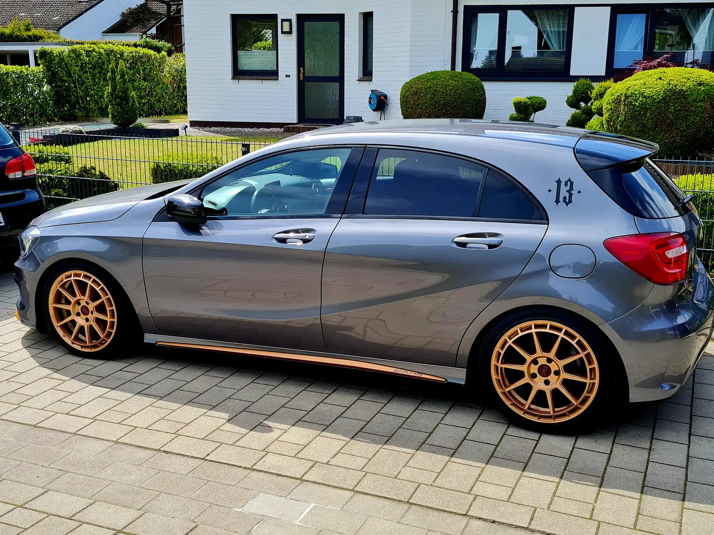 Mercedes-Benz A 200 AMG Line Braun - 2