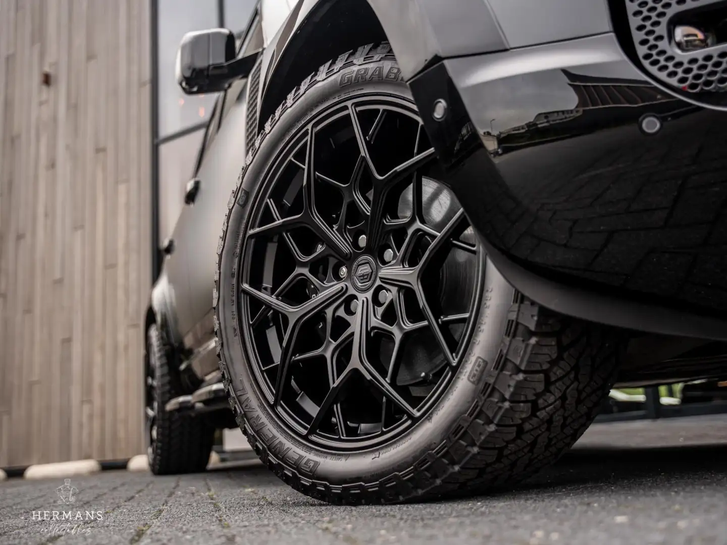 Land Rover Defender P525 110 5.0 V8 / URBAN / Carpathian Edition / 1st Gri - 2