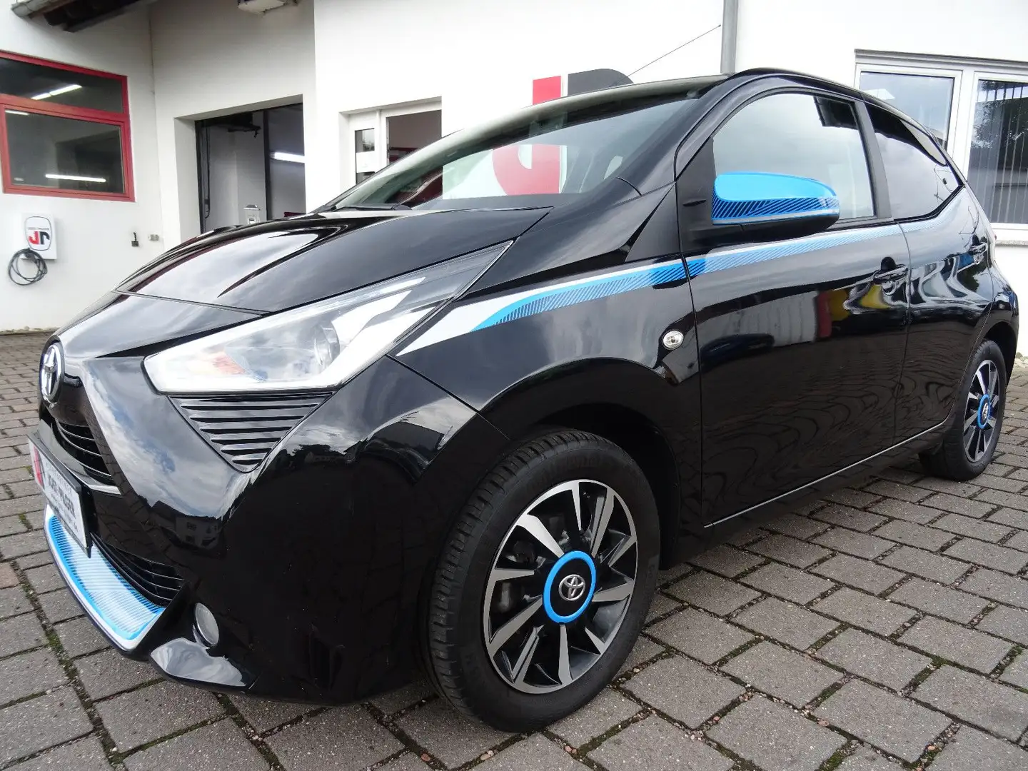 Toyota Aygo (X) 1,0-l-VVT-i x-trend WKR Camera Noir - 2