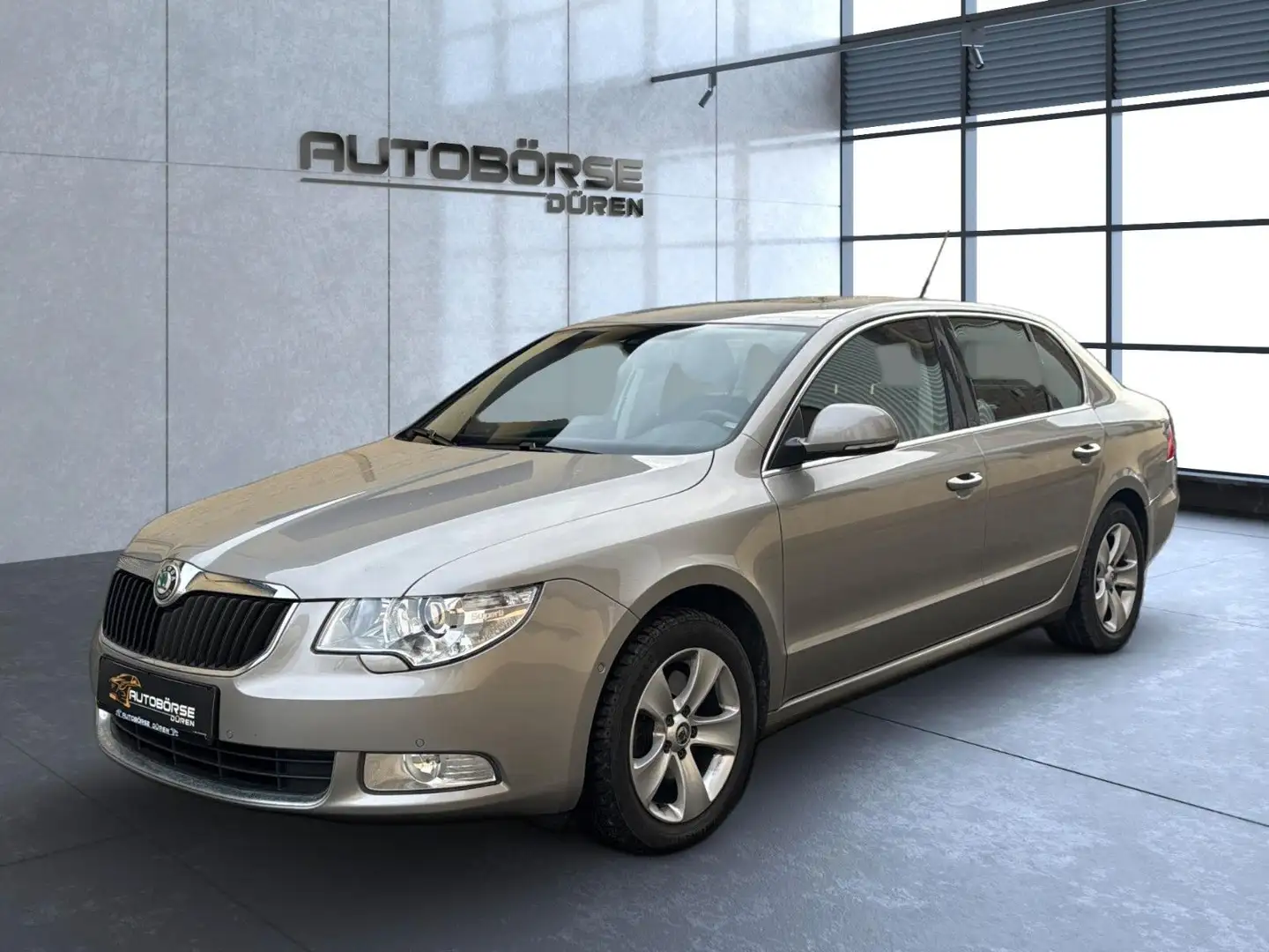 Skoda Superb 1.8 HU neu/SHZ/PDC/Automatik/AHK Beige - 1