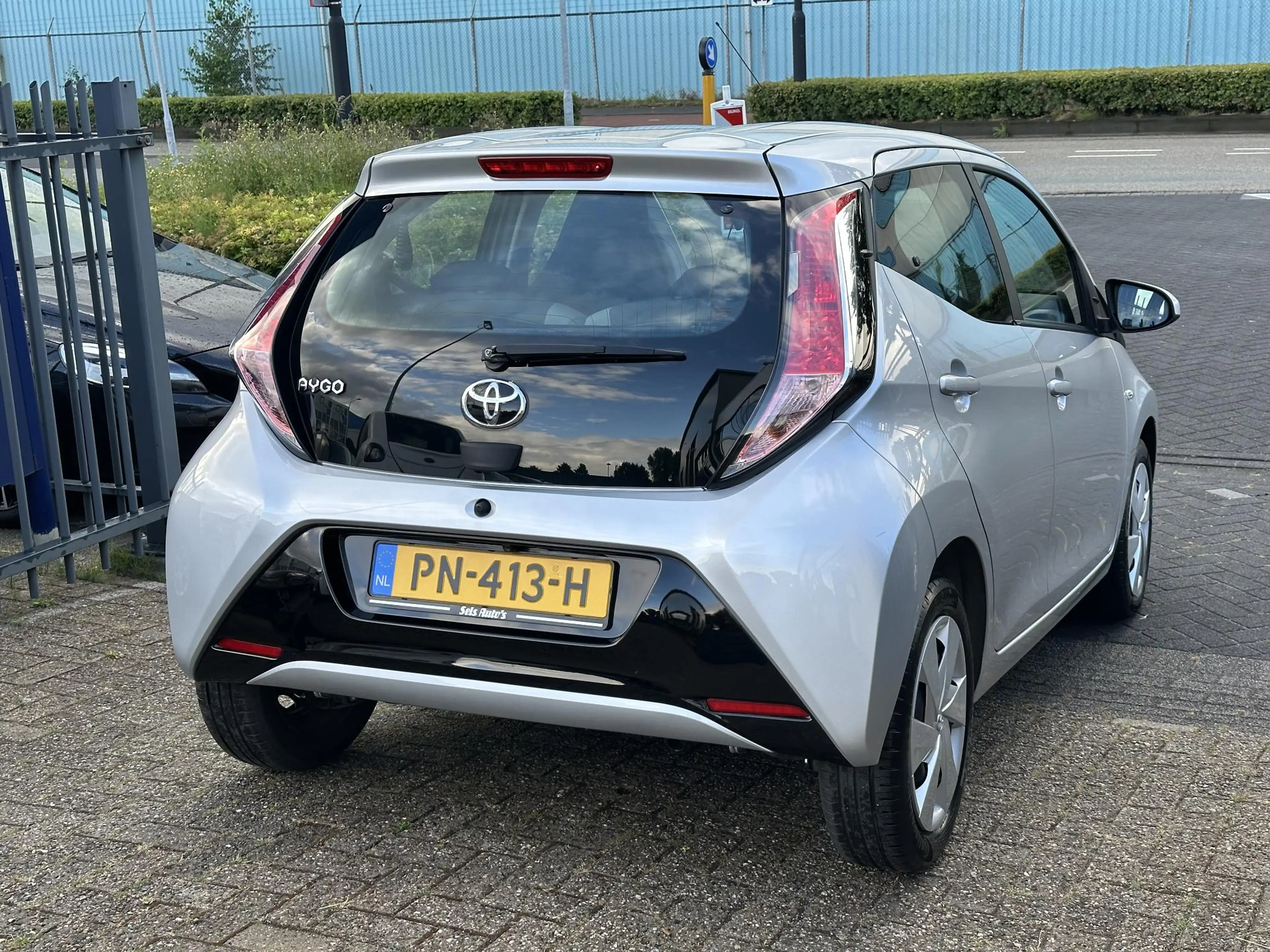 Toyota Aygo 1.0 VVT-i x-play UNIEK!9000KM/1EIGENAAR/NAVI/CAMER — photo 3