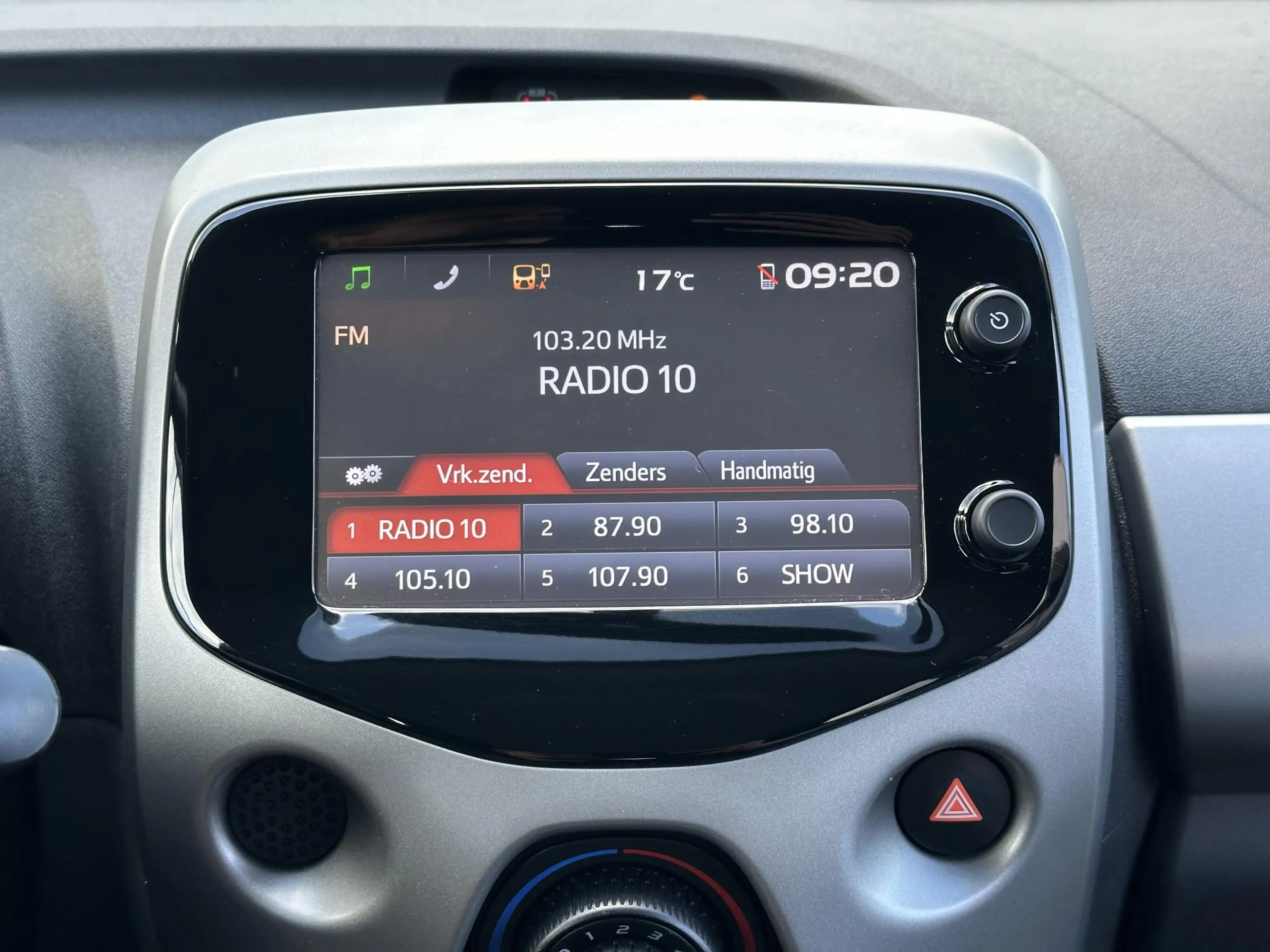 Toyota Aygo 1.0 VVT-i x-play UNIEK!9000KM/1EIGENAAR/NAVI/CAMER — photo 10
