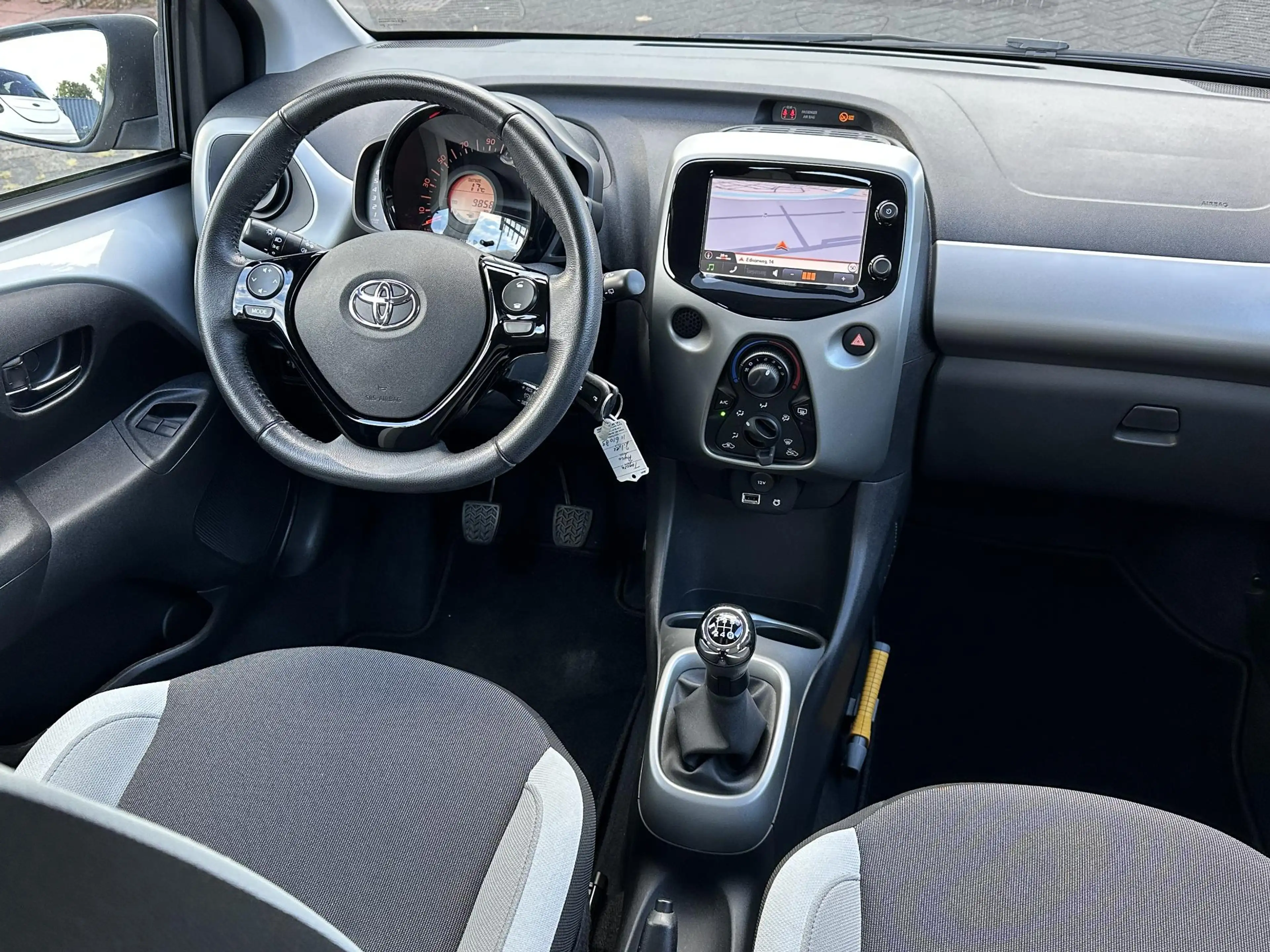 Toyota Aygo 1.0 VVT-i x-play UNIEK!9000KM/1EIGENAAR/NAVI/CAMER — photo 4