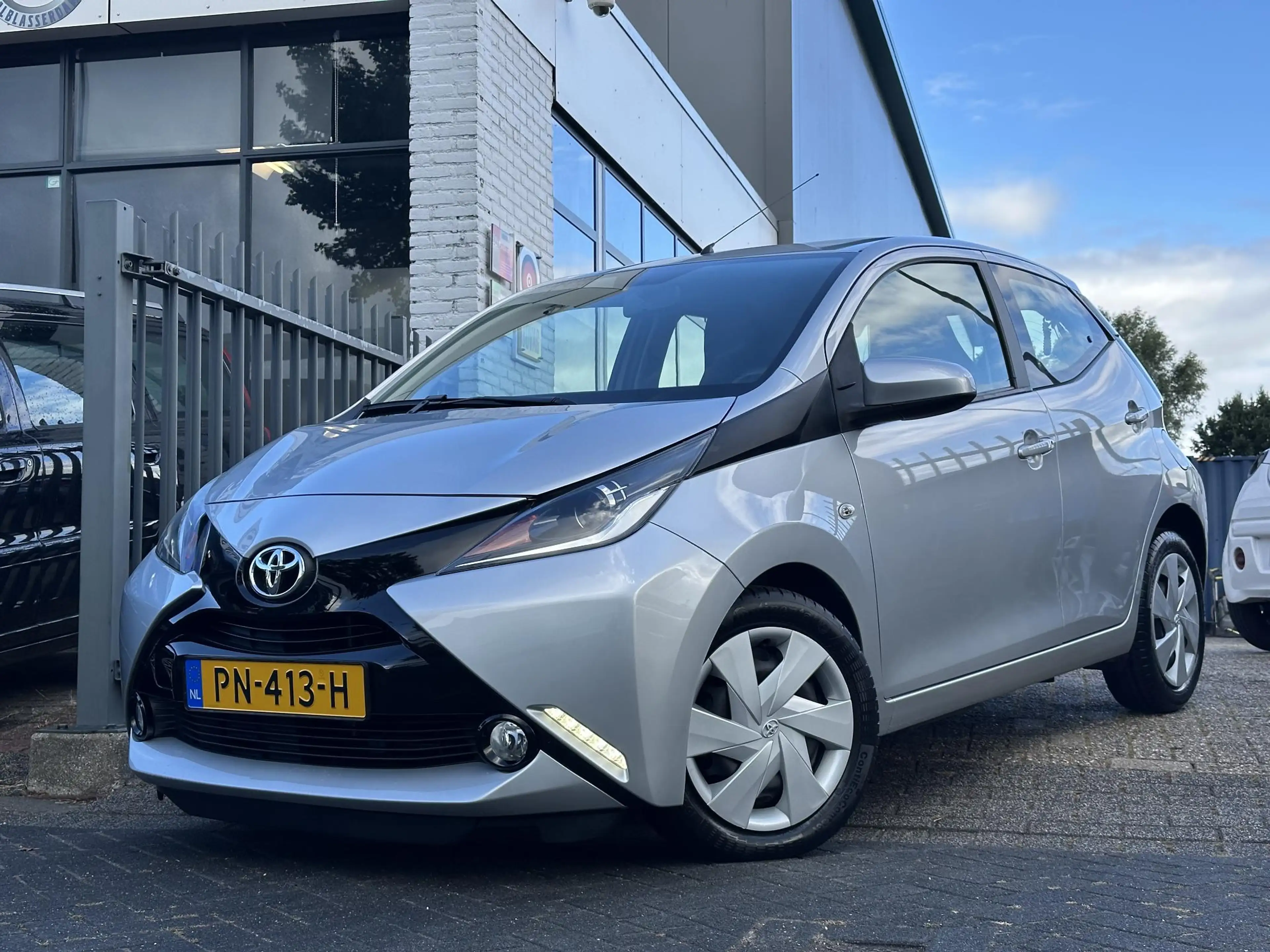 Toyota Aygo 1.0 VVT-i x-play UNIEK!9000KM/1EIGENAAR/NAVI/CAMER — photo 8
