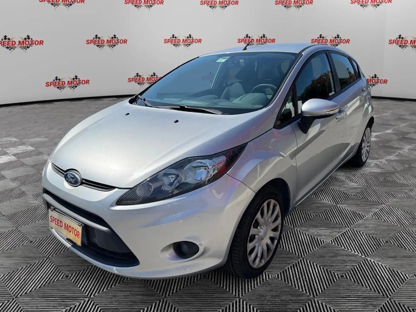 Ford Fiesta Fiesta 1.2 60 CV 5p. Argento - 1