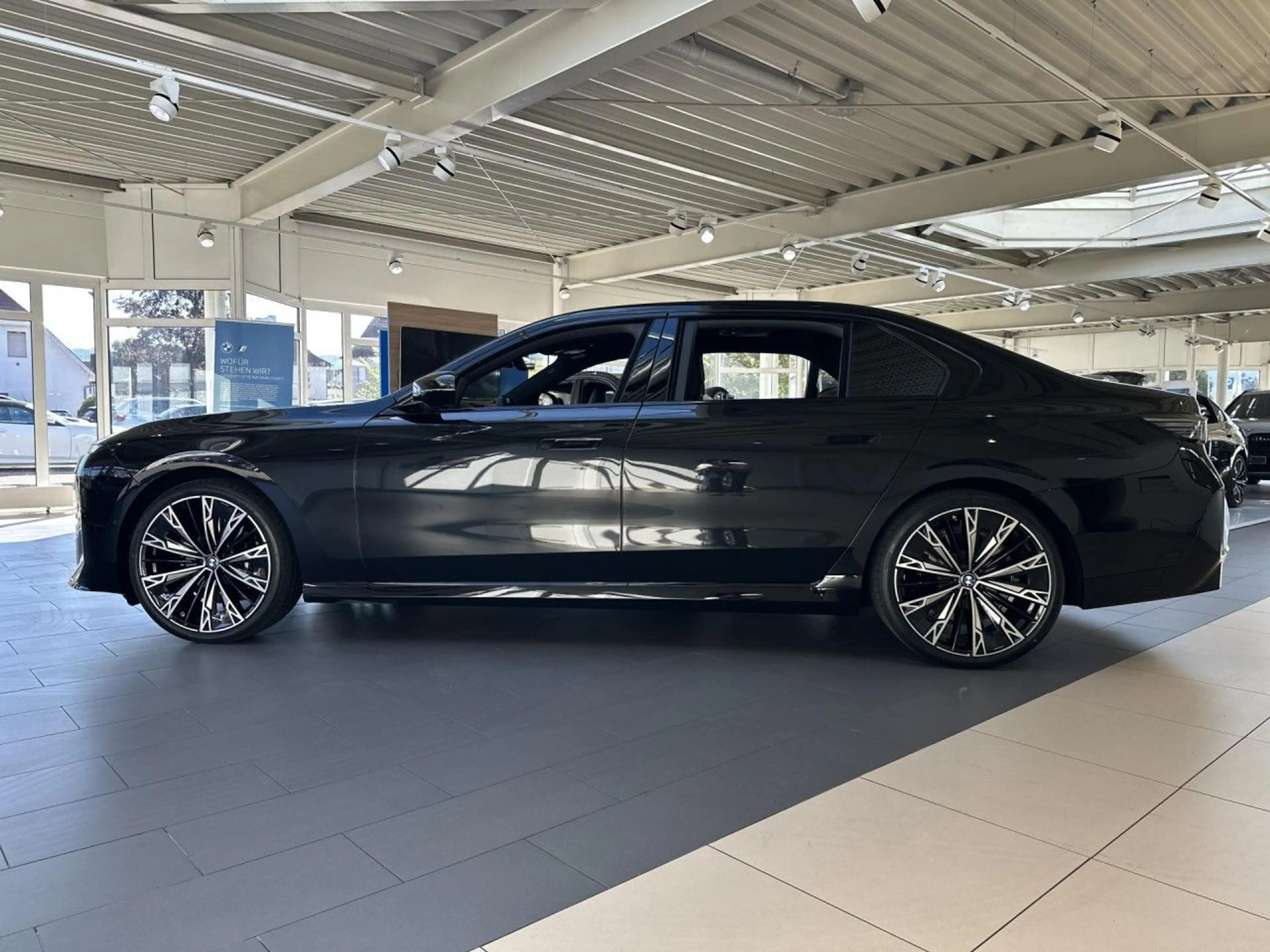 BMW 740 xDrive M Sport Pro Massage Integral Sitzbel. — photo 7