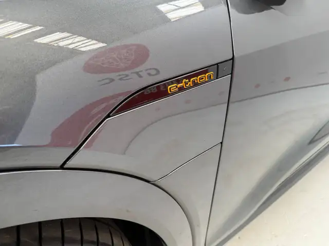 Audi E-Tron view 13
