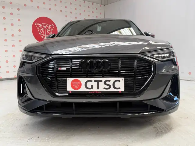 Audi E-Tron view 7