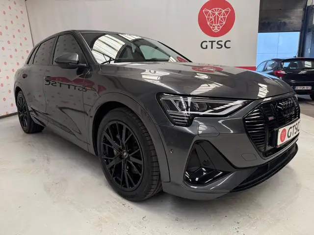 Audi E-Tron view 4
