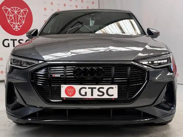 Audi E-Tron view 5