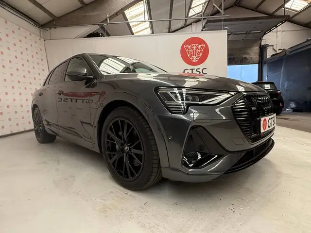 Audi E-Tron view 9