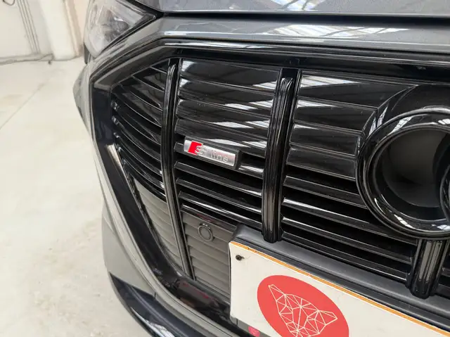 Audi E-Tron view 12
