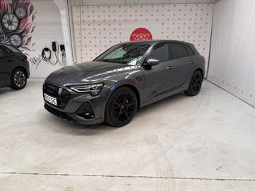 96 kWh 55 Quattro S line Black styling pakket Pano dak 360 Camera 2e laadpoort lane assist Cruise control SoH 100%