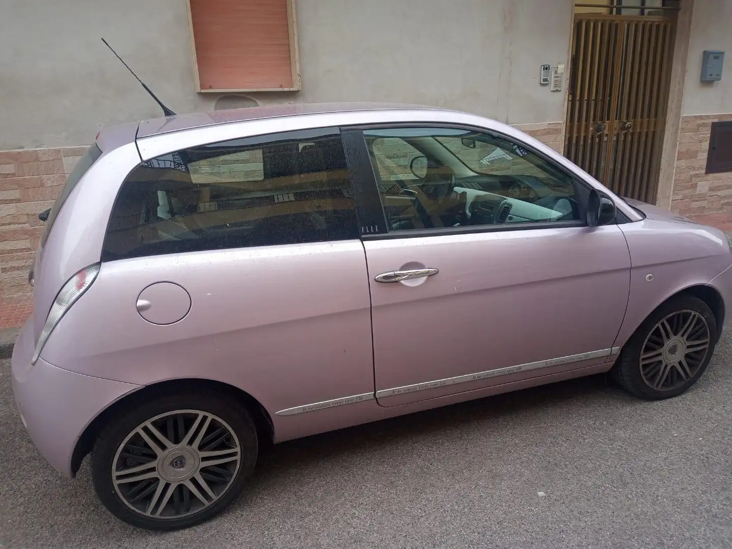 Lancia Ypsilon Ypsilon II 2007 1.2 8v Elle ljubičasta - 2