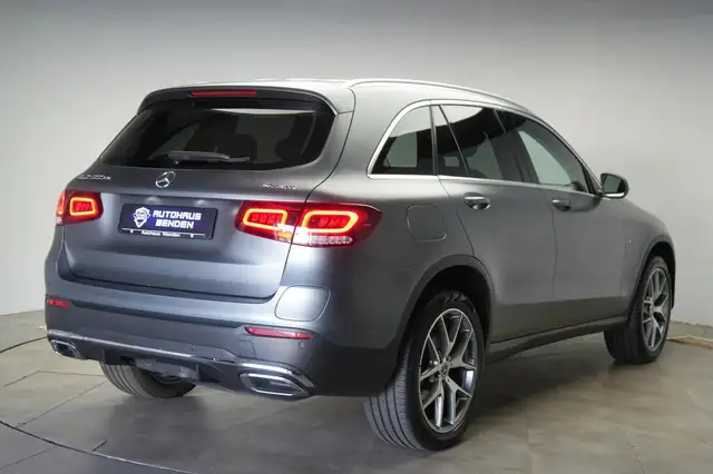 Mercedes-Benz GLC view 4
