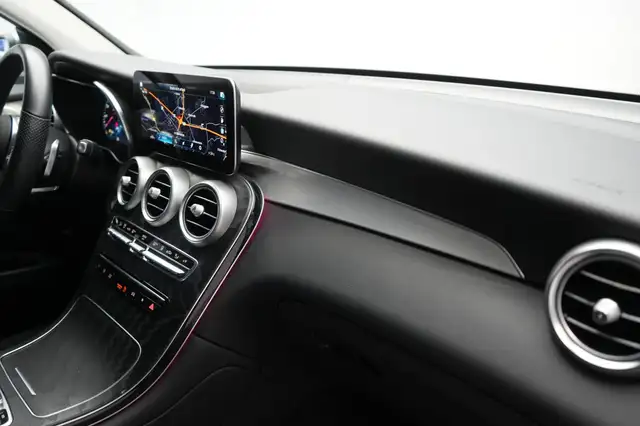 Mercedes-Benz GLC view 9