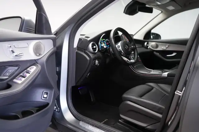 Mercedes-Benz GLC view 13
