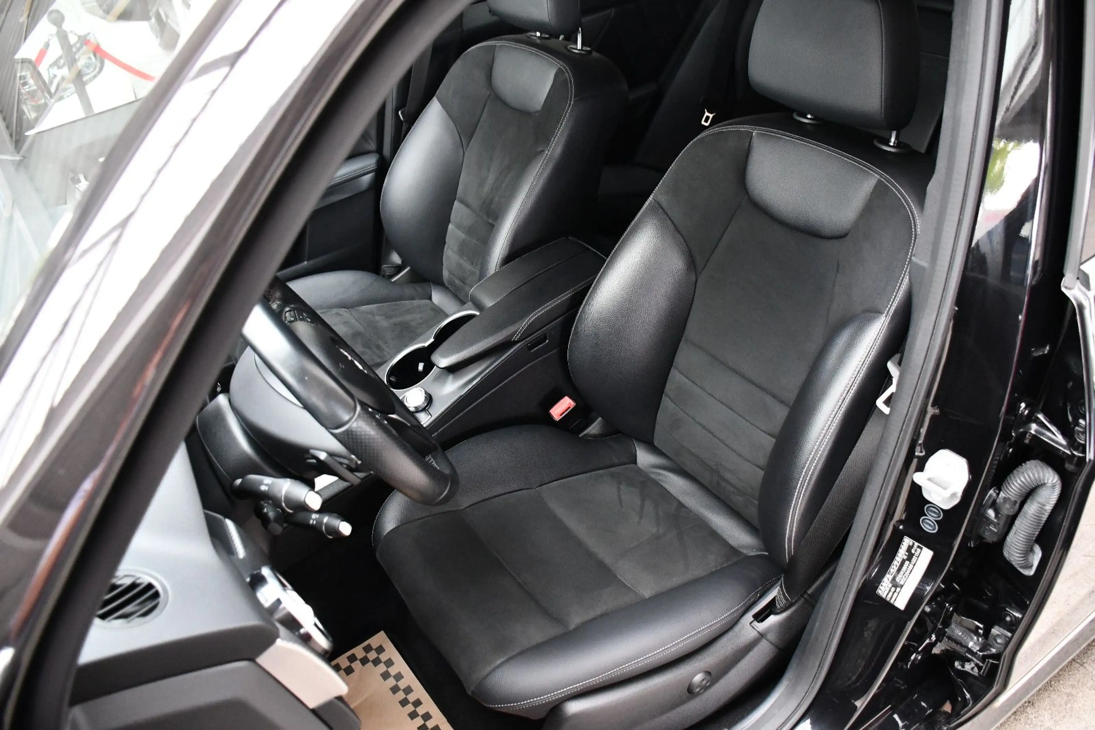 Mercedes-Benz GLK 350 4Matic AMG-LIne Leder Navi Memory — photo 12