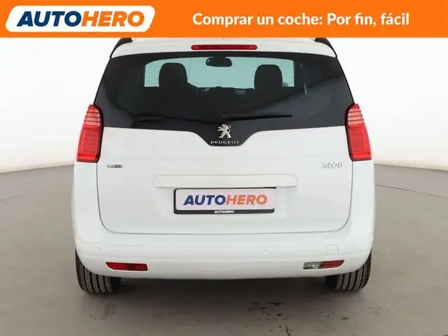 Peugeot 5008 view 5