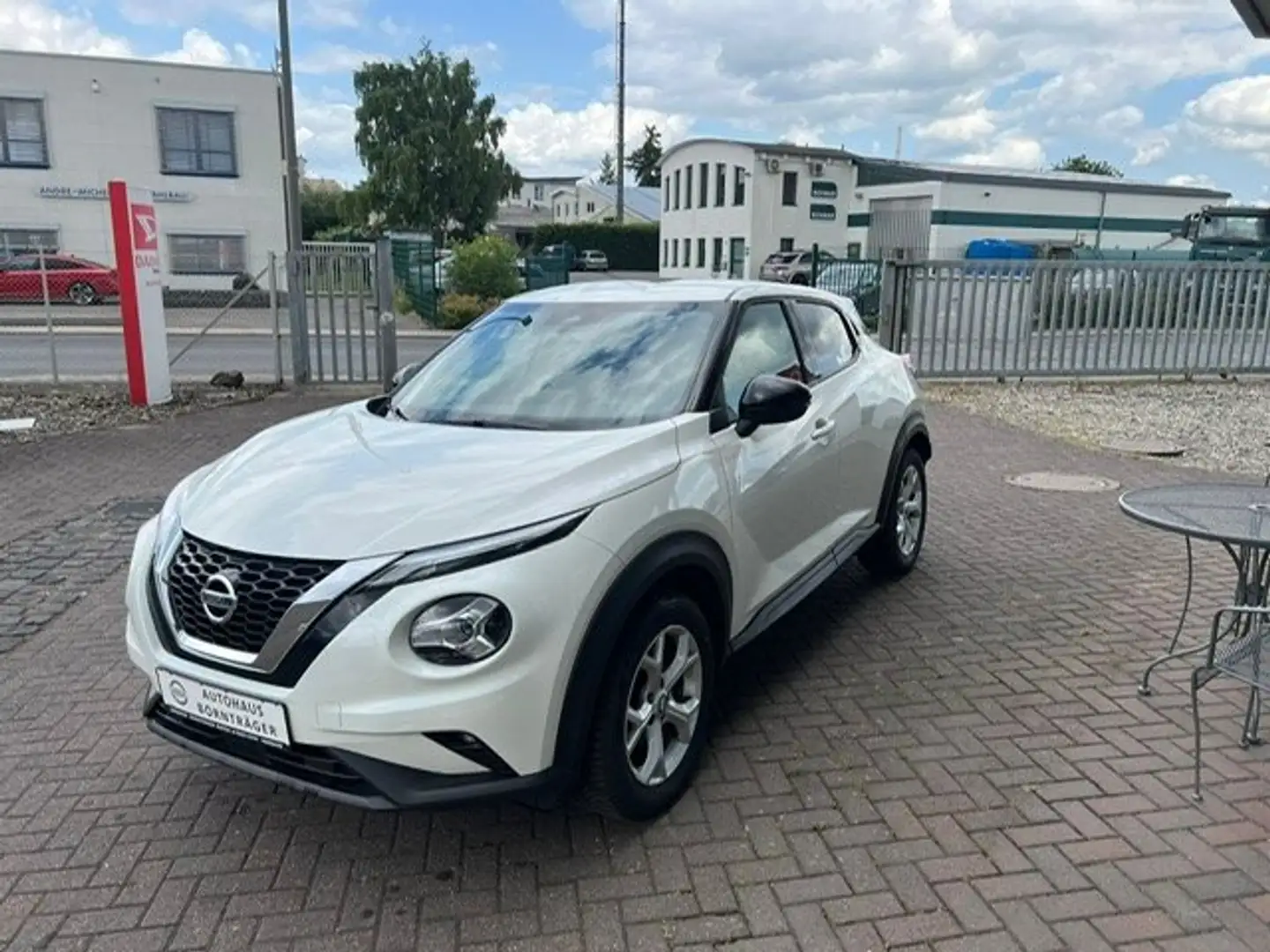 Nissan Juke N-Connecta Weiß - 1